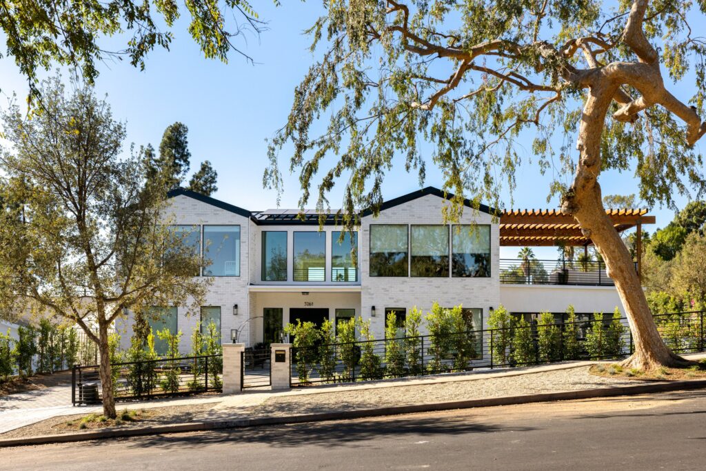 5261 Hermosa Ave